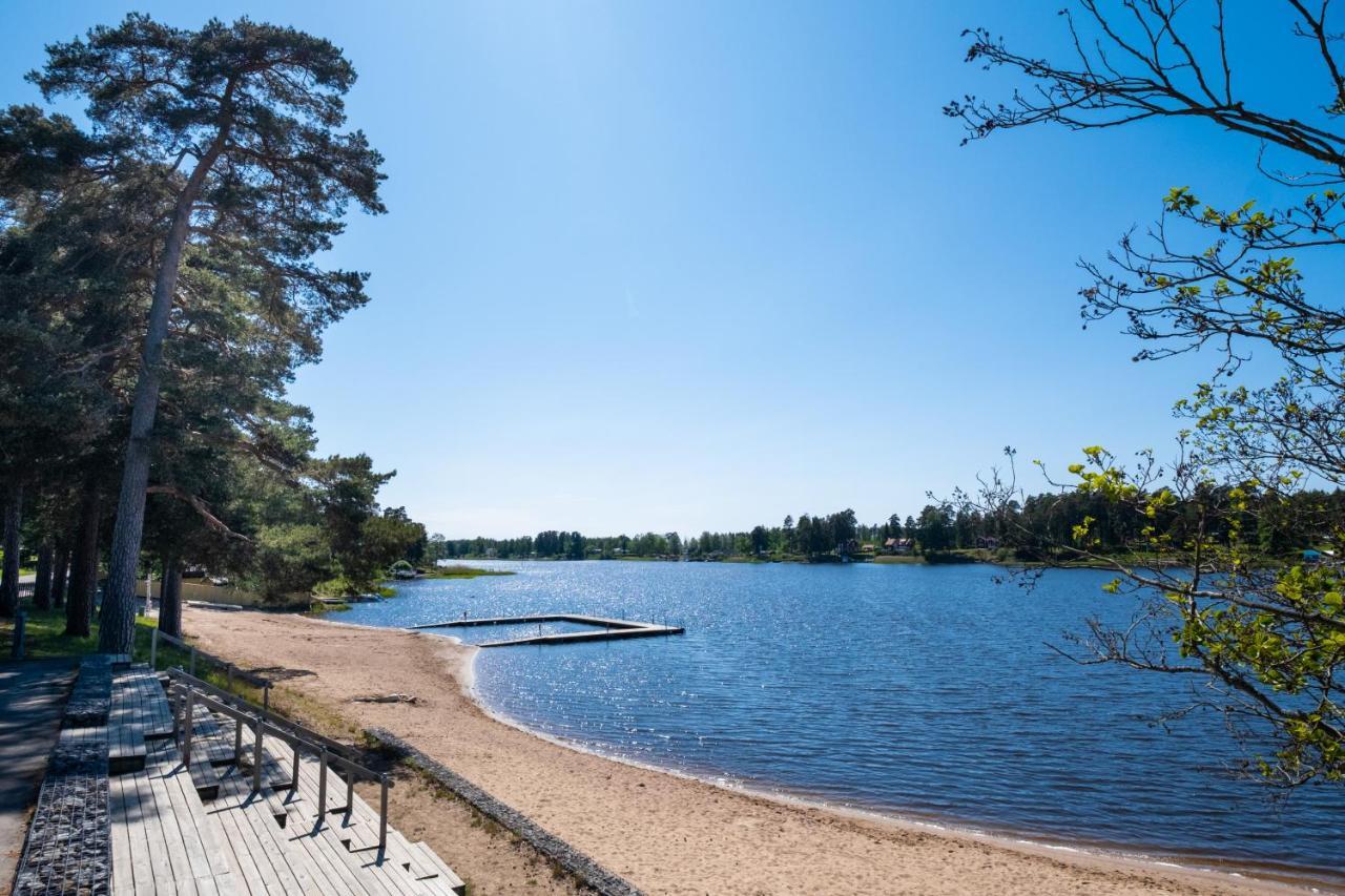 Krongarden Vandrarhem Кристинехамн Экстерьер фото