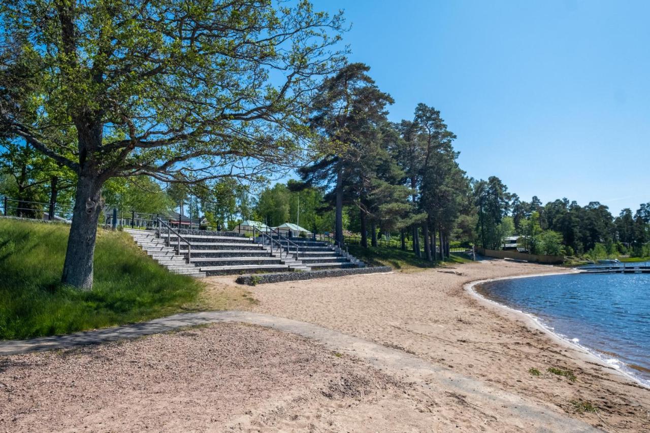 Krongarden Vandrarhem Кристинехамн Экстерьер фото