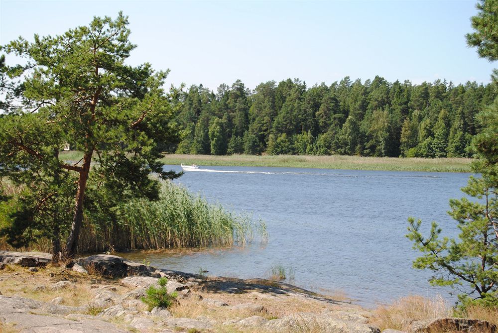 Krongarden Vandrarhem Кристинехамн Экстерьер фото